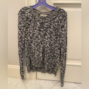 Abercrombie & Fitch black and white knitted sweater